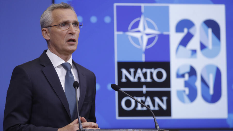EBE 11 Brusel - Na snímke generálny tajomník NATO Jens Stoltenberg počas tlačovej konferencie pred utorňajším rokovaním Severoatlantickej rady (NAC) na úrovni ministrov zahraničných vecí a obrany v pondelok 31. mája 2021. FOTO TASR/AP
NATO Secretary General Jens Stoltenberg speaks during a press briefing ahead to an online NATO Foreign and Defense Ministers' meeting at the NATO headquarters in Brussels, Monday, May 31, 2021. (Olivier Hoslet/Pool Photo via AP)