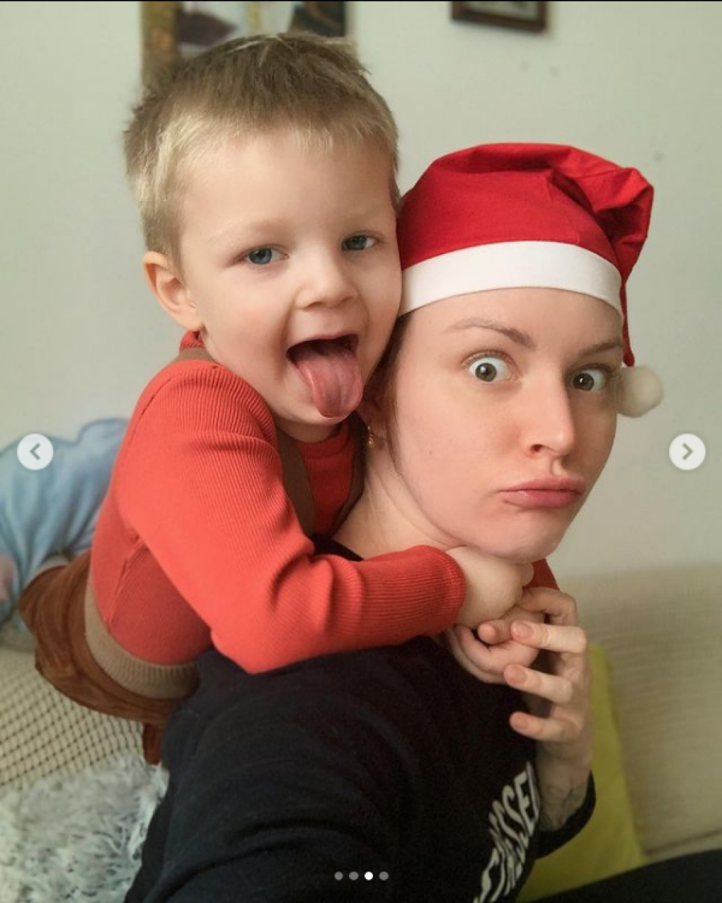 Synček Barbory Švidraňovej už poriadne narástol a je to krásny chlapec. Ona pri ňom vyzerá ako jeho staršia sestra!