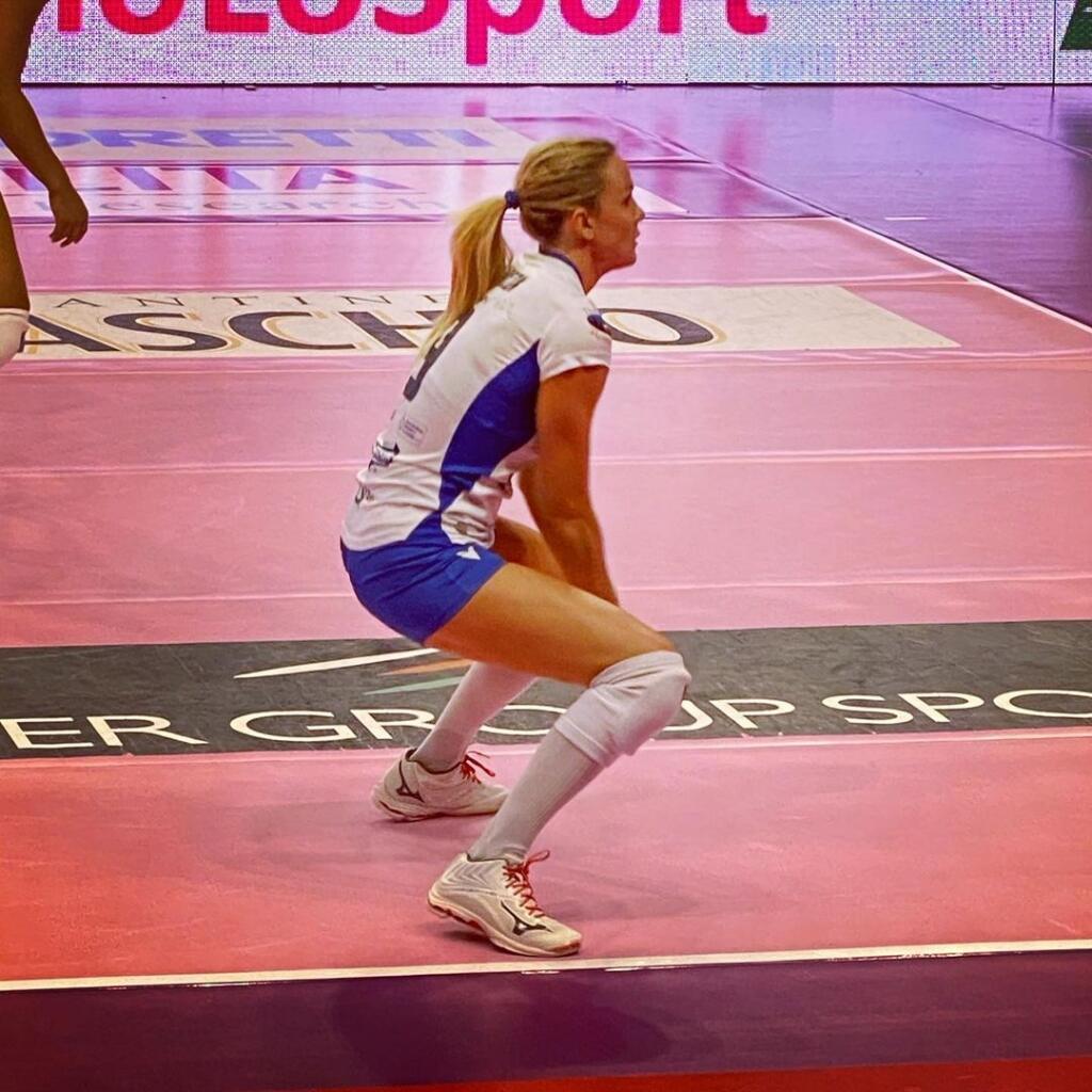 Volejbalistka Francesca Marconová po vakcíne dostala perikaditídu. Stále sa z nej nedostala.