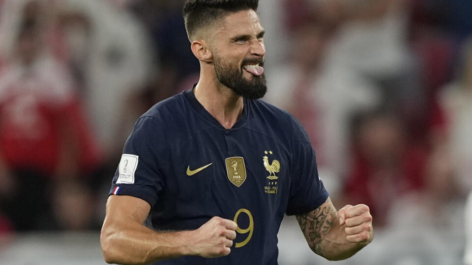 EBE 44 Dauha - Na snímke francúzsky útočník Olivier Giroud oslavuje svoj úvodný gól v zápase osemfinále MS vo futbale Francúzsko - Poľsko v katarskej Dauhe 4. decembra 2022. FOTO TASR/AP
France's Olivier Giroud celebrates scoring his side's first goal during the World Cup round of 16 soccer match between France and Poland, at the Al Thumama Stadium in Doha, Qatar, Sunday, Dec. 4, 2022. (AP Photo/Martin Meissner)
