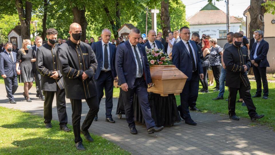 Na snímke je pohreb popredného slovenského futbalového rozhodcu Jozefa Pavlíka ktorý nečakane zomrel vo veku 47 rokov.