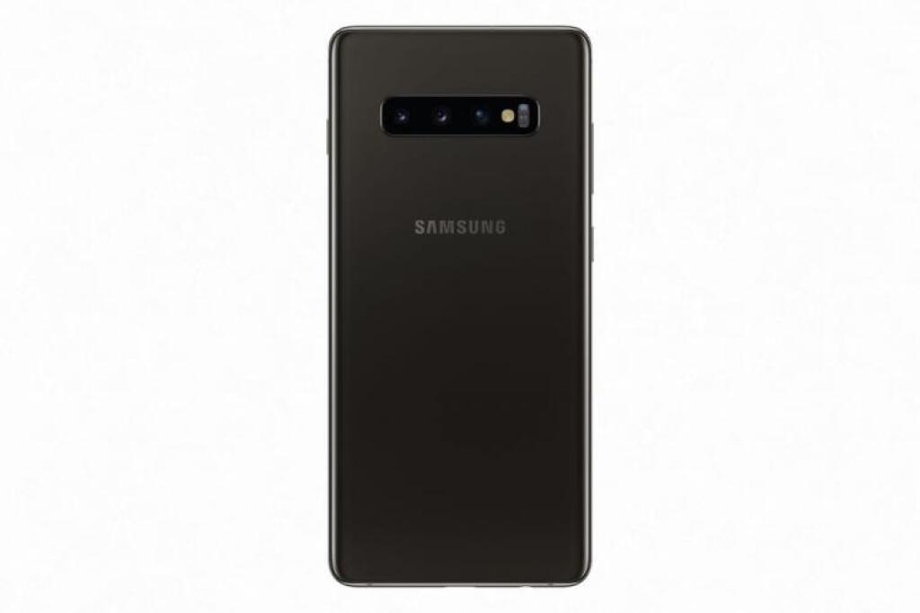 Galaxy S10 je tu v troch edíciách. Pridal tretí fotoaparát aj dieru v displeji