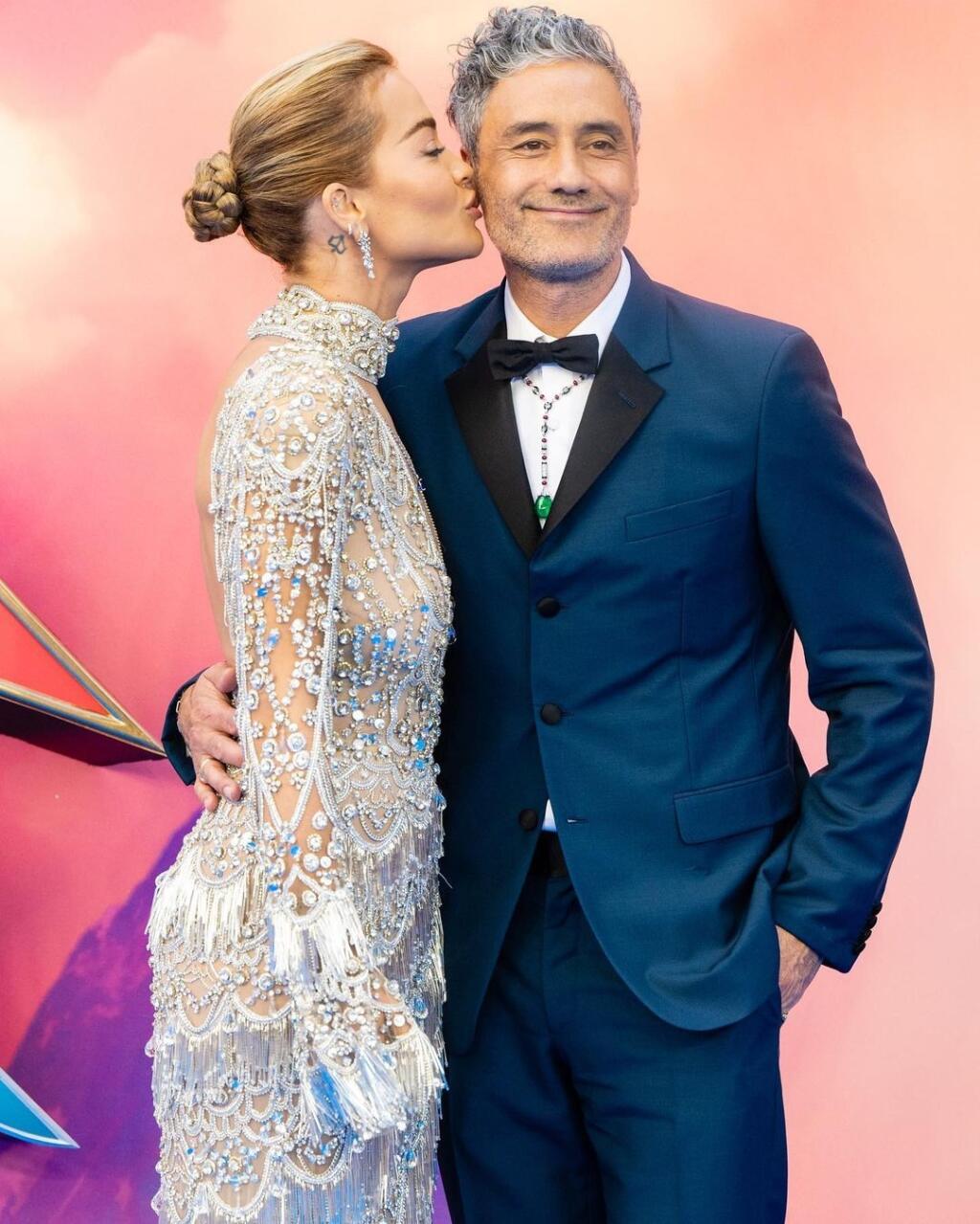 Rita Ora s manželom Taikom Waititi.