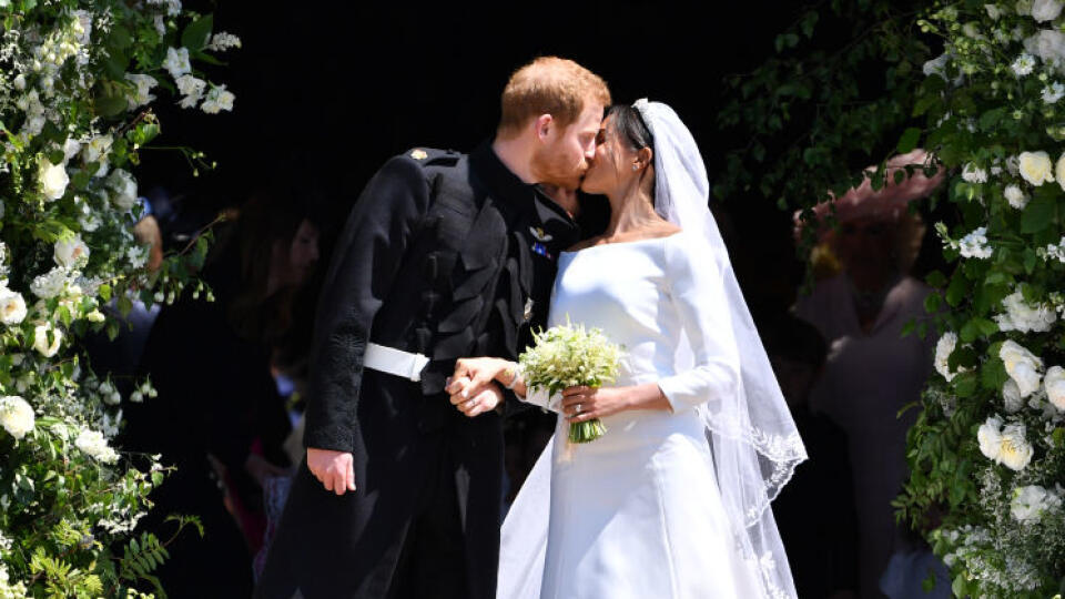 Meghan Markle nie je jediná: Toto je 15 celebrít, ktoré randili s kráľovskými príslušníkmi