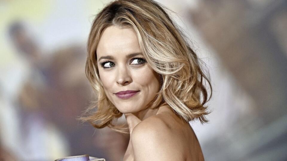 Rachel McAdams (40) Veľké natáčky nikdy nevyjdú z módy a postarajú sa o skvelý objem.