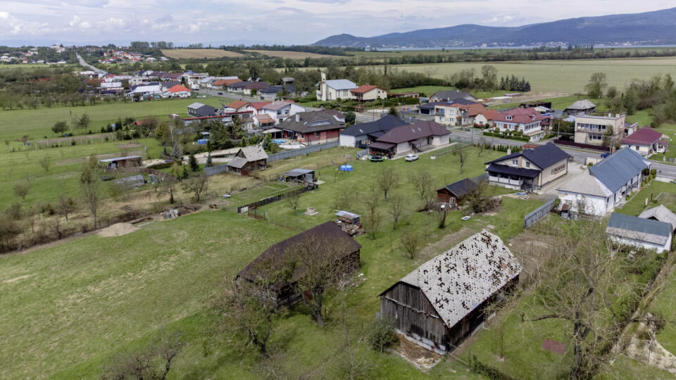 Ticho po búrke. Ľadovec padal len desať-pätnásť minút, no ľuďom obrátil život hore nohami.