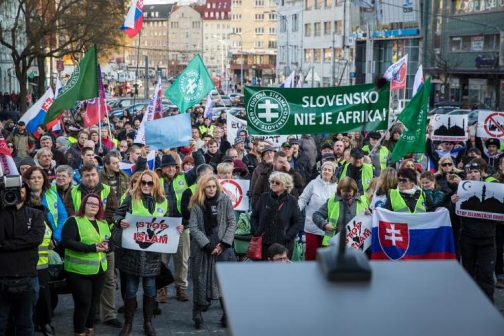 Európskymi mestami prehrmela slabšia búrka nenávisti