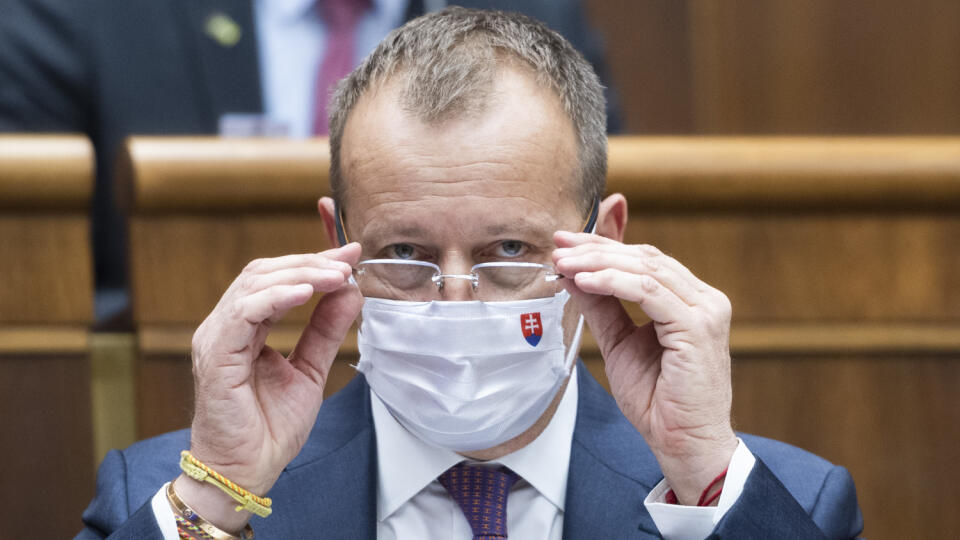 Na snímke predseda Národnej rady SR Boris Kollár (Sme rodina) počas 6. schôdze NR SR v Bratislave 20. apríla 2020. FOTO TASR - Jaroslav Novák  