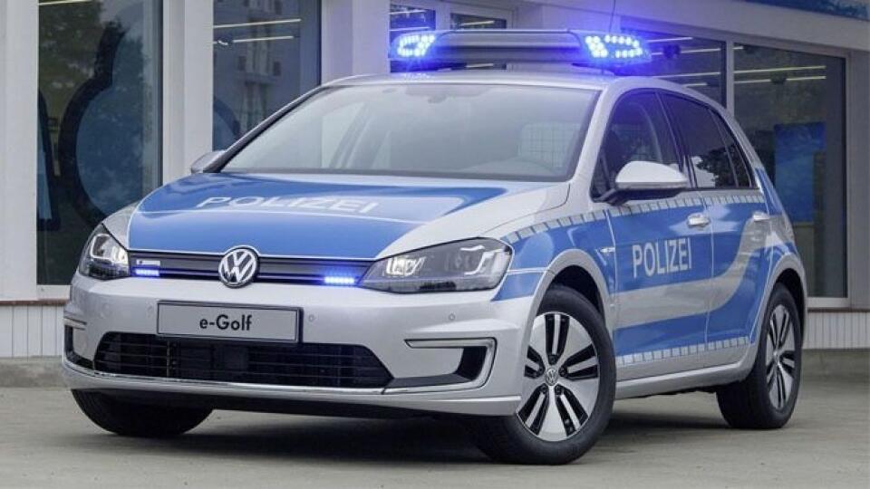 Volkswagen e-Golf vo farbách nemeckej polície