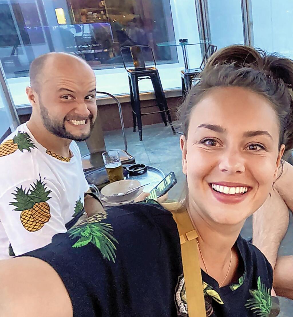 ZÁSNUBY
Dominika Kavaschová sa pochválila snubným
prsteňom, ktorý dostala od Dana Fischera.