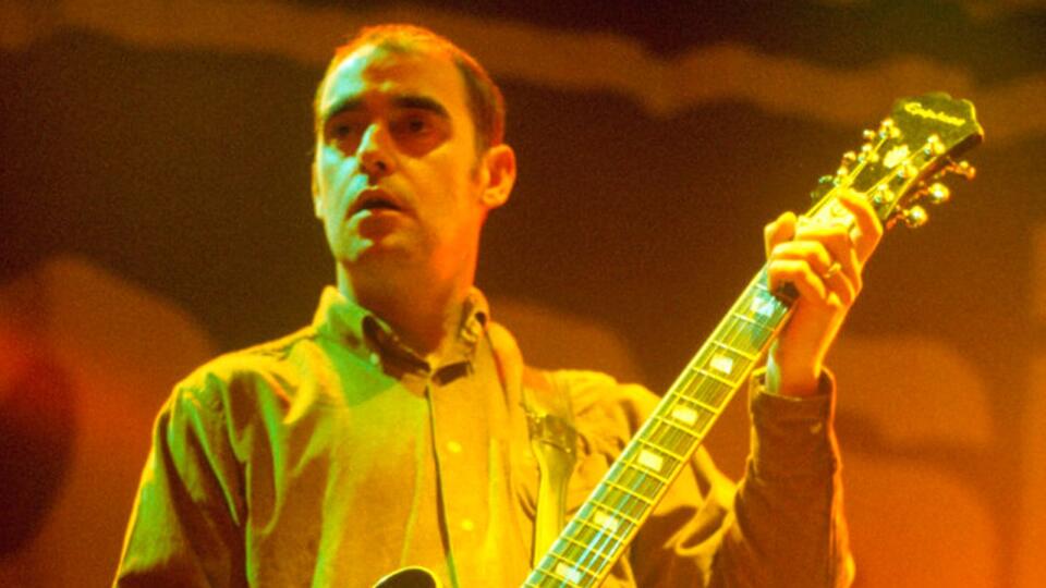 Bývalý gitarista britskej rockovej skupiny Oasis Paul "Bonehead" Arthurs v utorok oznámil, že mu diagnostikovali rakovinu mandlí a urobí si prestávku v hraní s Liamom Gallagherom. Informácie priniesla tlačová agentúra PA Media spolu s DPA.