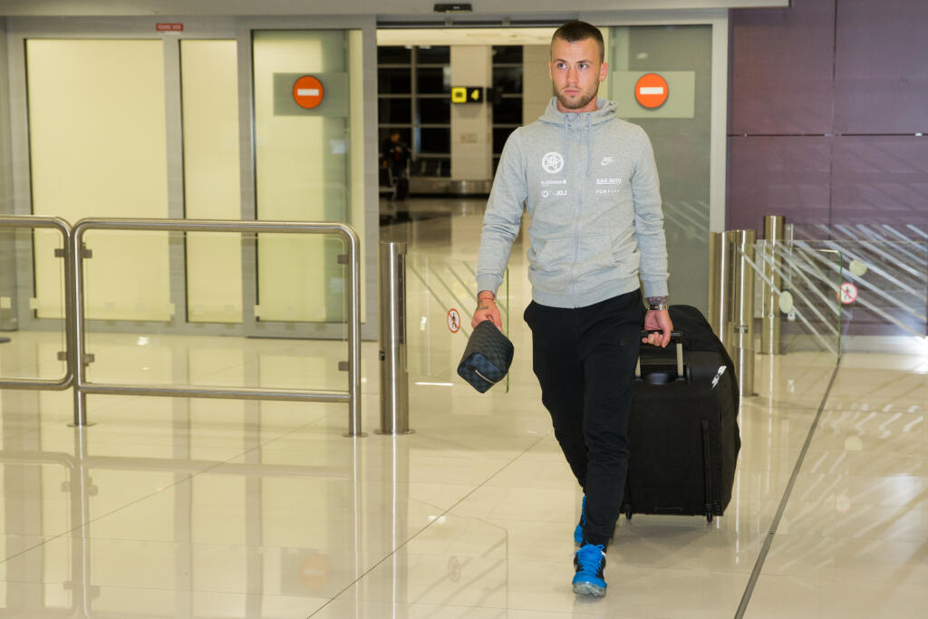 Albert Rusnák sa vrátil zo Švédska s dobrým pocitom. Slovensku peknou strelou zabezpečil remízu.