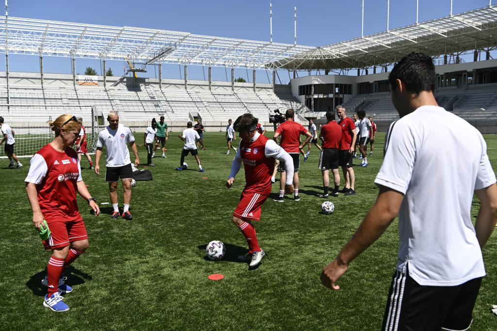 Rehák-Štefečeková vymenila pušku za kopačky a predviedla sa vo futbalovom štýle.
