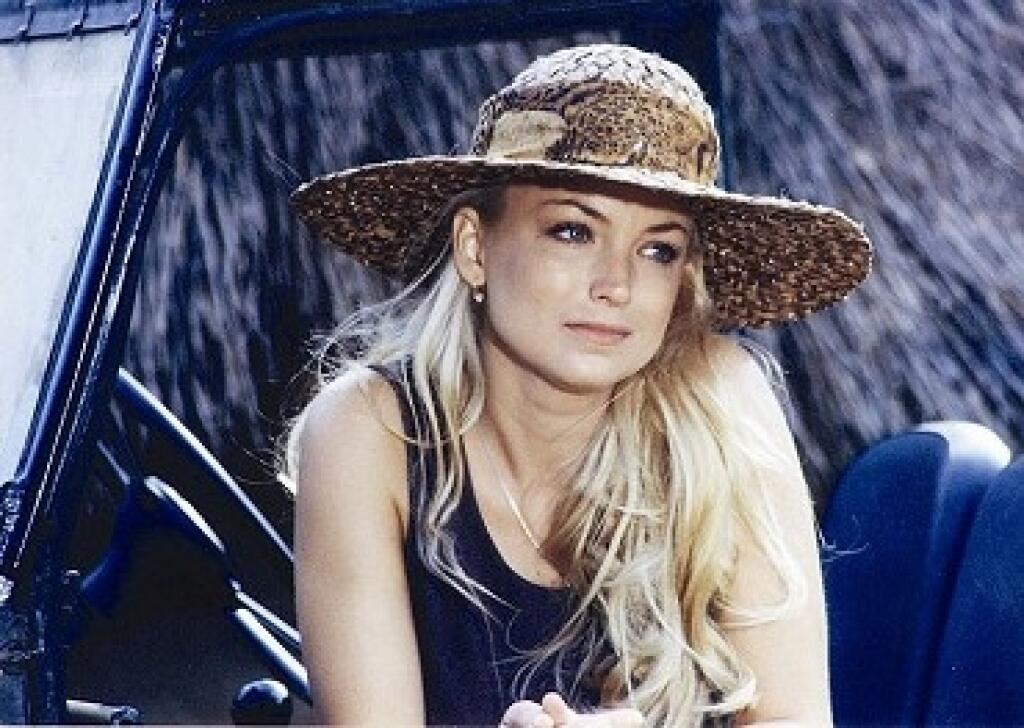Krásna herečka Eva Vejmělková