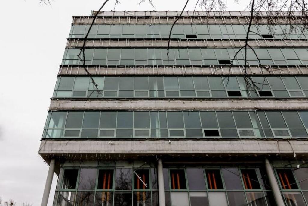 Búranie Apolla napreduje, práce prinesú dopravné obmedzenia