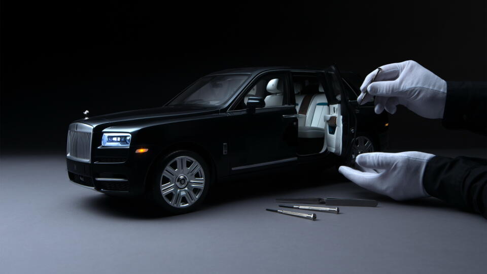 Rolls-Royce Cullinan (1:8).