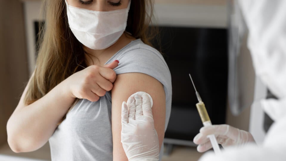Až 60 percent dospelých ľudí odmieta vakcínu proti koronavírusu.