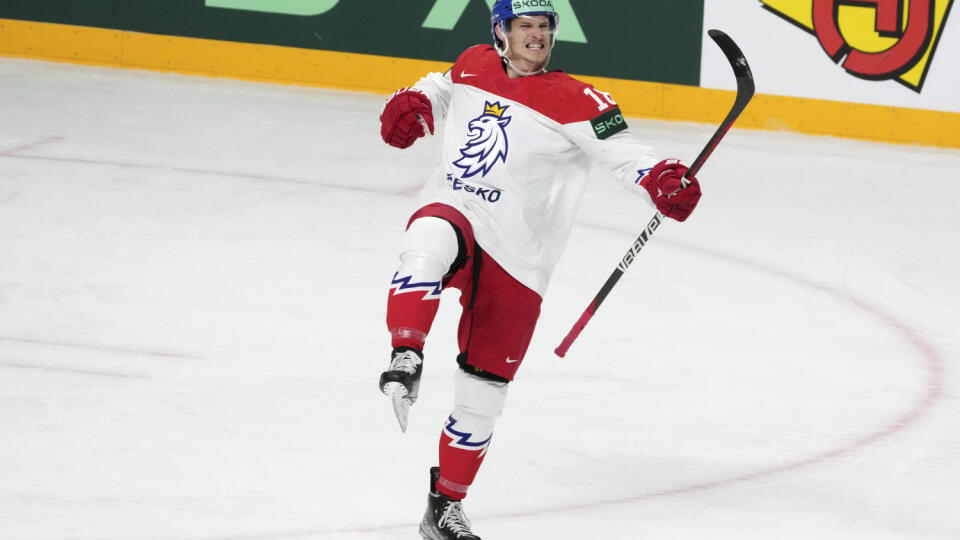 JB 28 Riga - Český hráč Dominik Kubalík oslavuje po tom, ako skóroval proti Nórsku v zápase B-skupiny na MS 2023 v hokeji Slovinsko - Nórsko v Rige 20. mája 2023. FOTO TASR/AP
Dominik Kubalik of Czech Republic celebrates a goal during the group B match between Norway and Czech Republic at the ice hockey world championship in Riga, Latvia, Saturday, May 20, 2023. (AP Photo/Roman Koksarov)