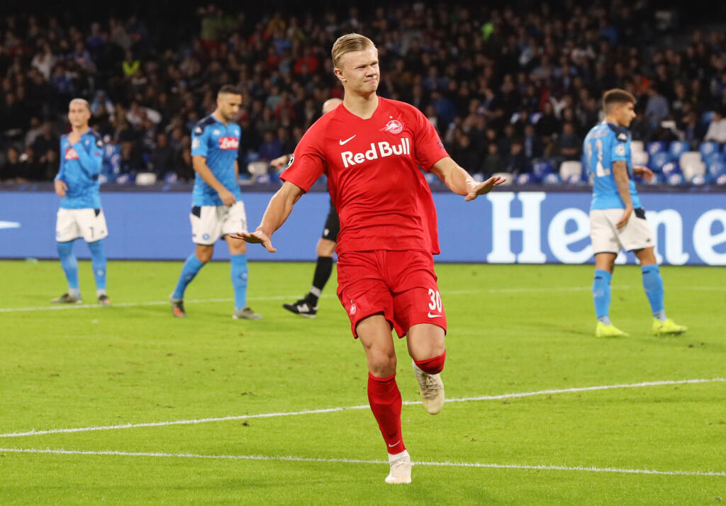 V súčasnosti 19-ročný Haaland svojimi výkonmi dobýja Európu.
