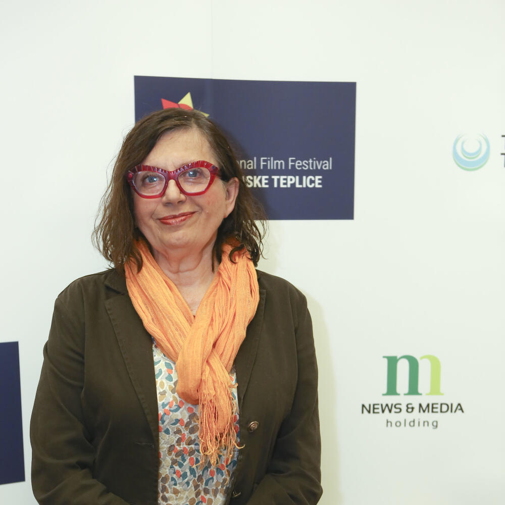 Tlacova beseda ku Medzinarodnemu filmovemu festivalu v Trencianshych Tepliciach Na obr. cestna porotkyna Zuza kronerova