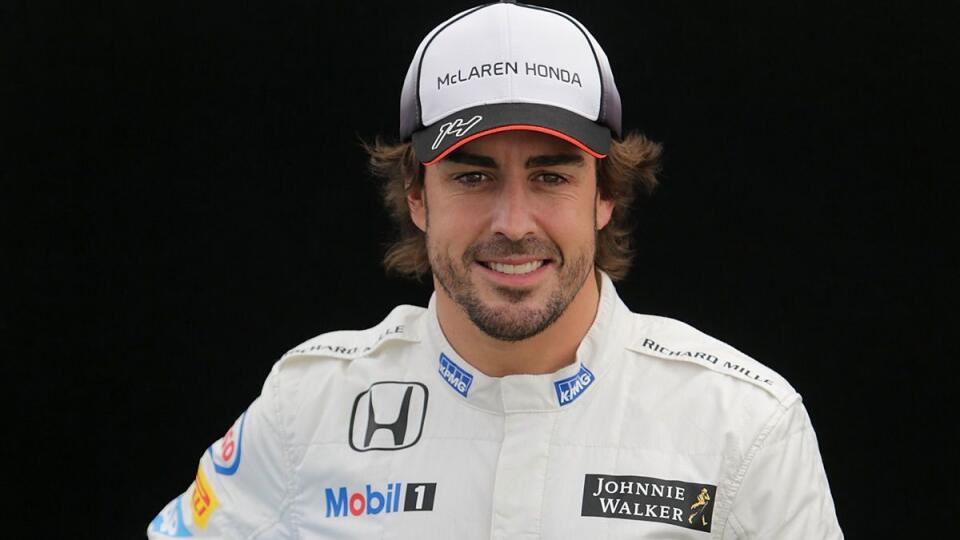 Španielsky pilot F1 Fernando Alonso absolvuje intenzívny tréningový program s Toyotou v rámci prípravy na budúcoročnú Rely Dakar.