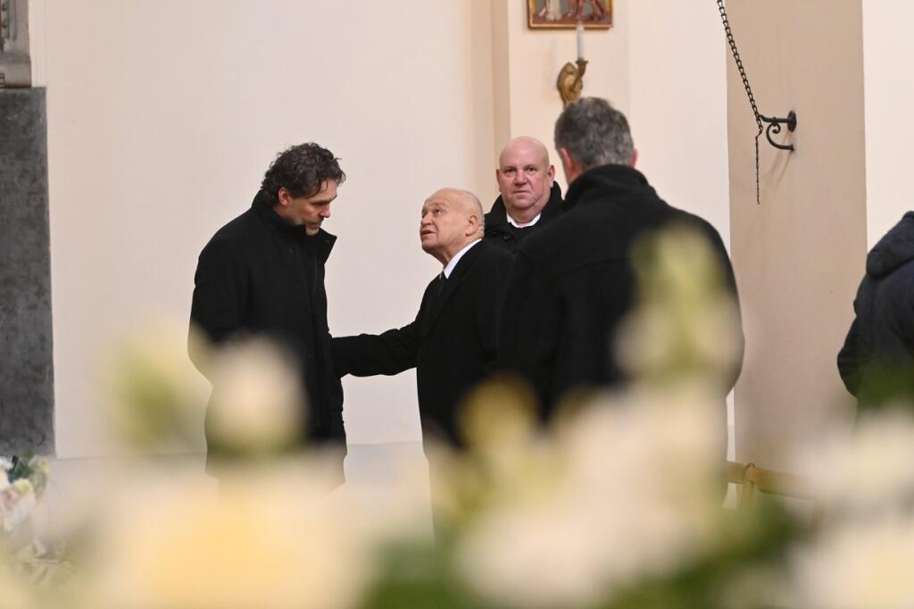 Jaromír Jágr pôsobil na pohrebe milovaného otca navonok vyrovnane, no v duši má obrovský boľ.