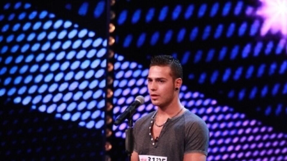SYMPATICKÝ SPEVÁK Leo Machala
sa po troch rokoch objavil v Česko
Slovensko má talent. Ako tvrdí, človek
potrebuje reklamu.