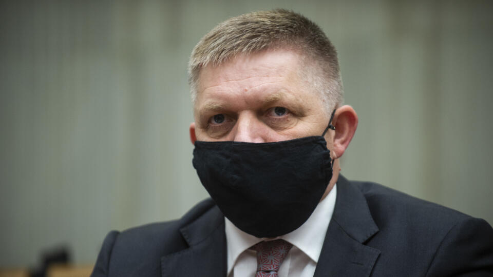 Na snímke poslanec NR SR Robert Fico (Smer-SD) počas rokovania 8. schôdze Národnej rady SR 4. júna 2020 v Bratislave. FOTO TASR - Jakub Kotian