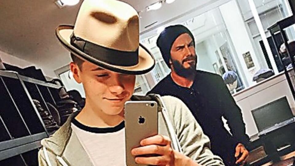 David Beckham vie ako zaujať aj na fotografii