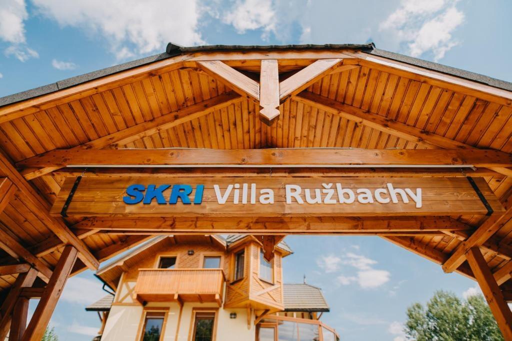 Kúpil obrovské sídlo, ktoré prenajíma za tisícky eur.