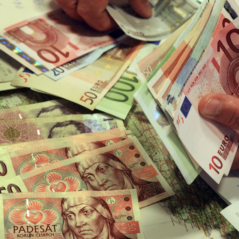 Investovanie je dlhodobá záležitosť. Peniaze ktoré potrebujete o pár mesiacov, si radšej nechajte na bežnom účte.