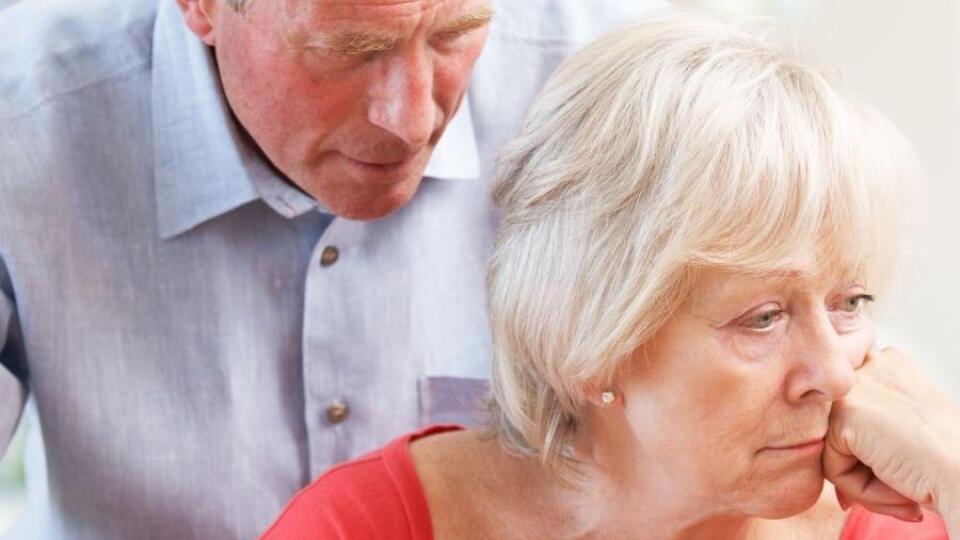 Alzheimerova choroba ničí pacienta aj jeho rodinu.