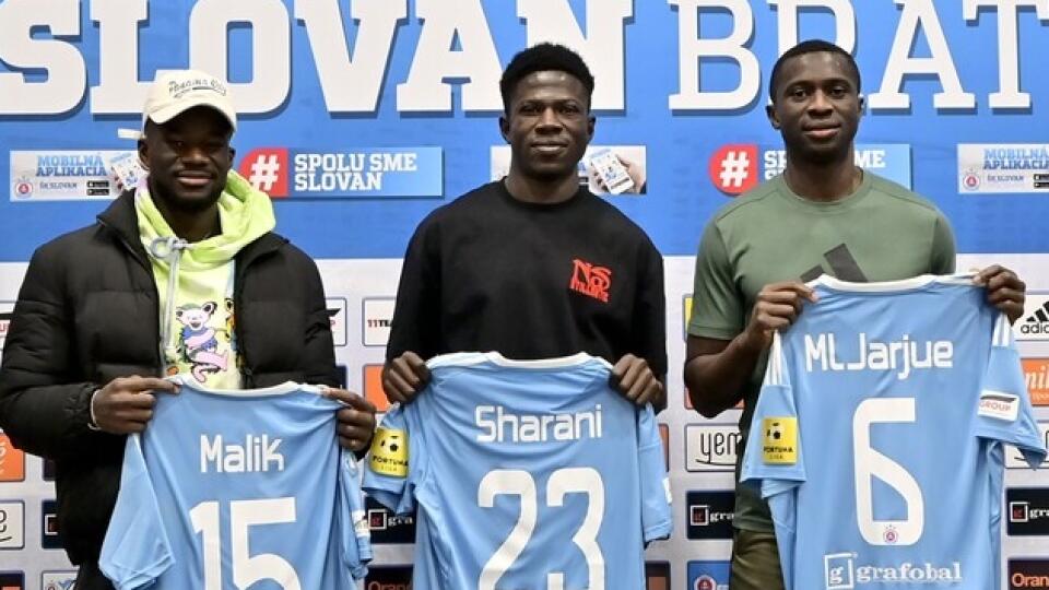 Belasý dres budú nosiť stredný obranca Maudo Jarjue, hrotový útočník Malik Abubakari a ofenzívny univerzál Sharani Zuberu.