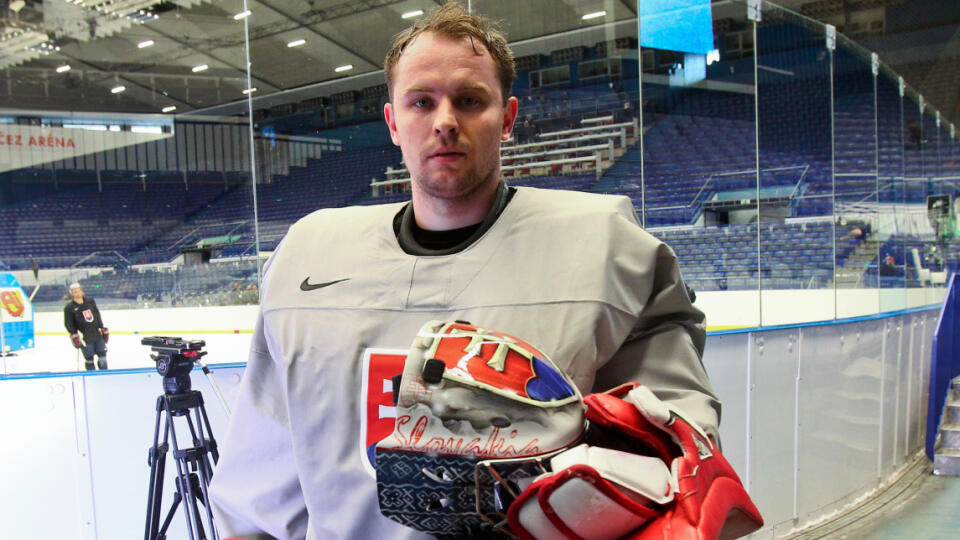 Július Hudáček sa vracia do KHL.
