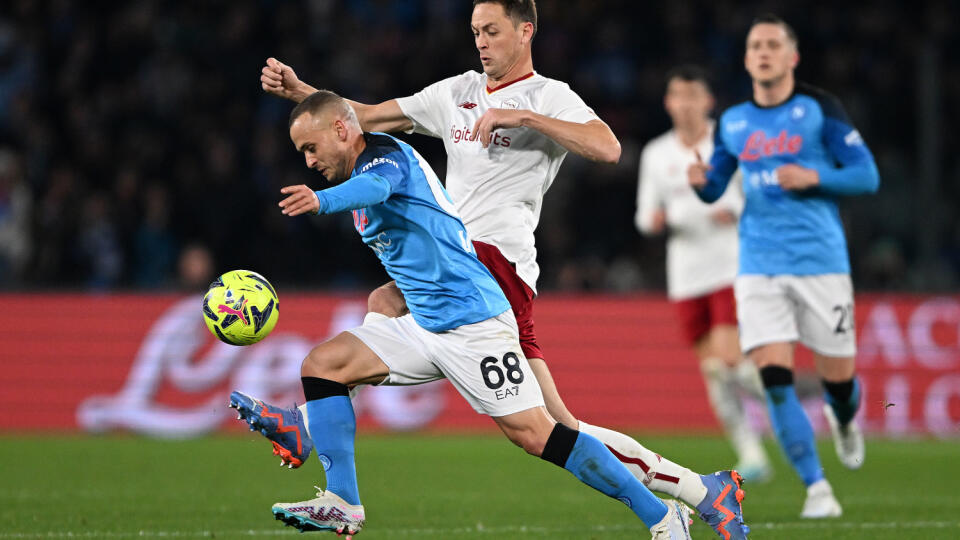 Stanislav Lobotka v zápase proti AS Rím.