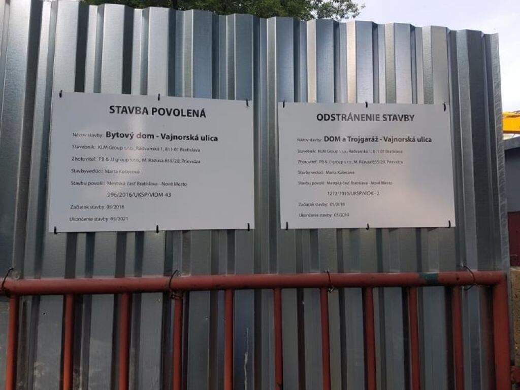Projekt bytovky spájanej s Bašternákom stojí. Zostala len jama