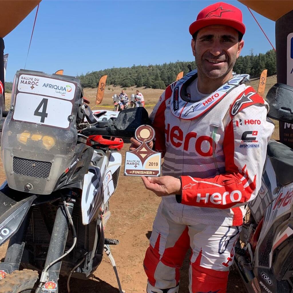 Portugalský motocyklista Paulo Goncalves (40) zahynul počas nedeľnej 7. etapy Rely Dakar. Podľa oficiálneho webu podujatia mal po 276 kilometroch trasy z Rijádu do Wadi Al-Dawasiru nehodu.