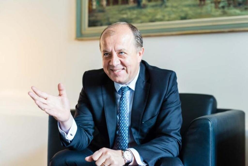 Richard Rybníček zostáva zásadový, aj keď na opačnej strane stola leží pištoľ