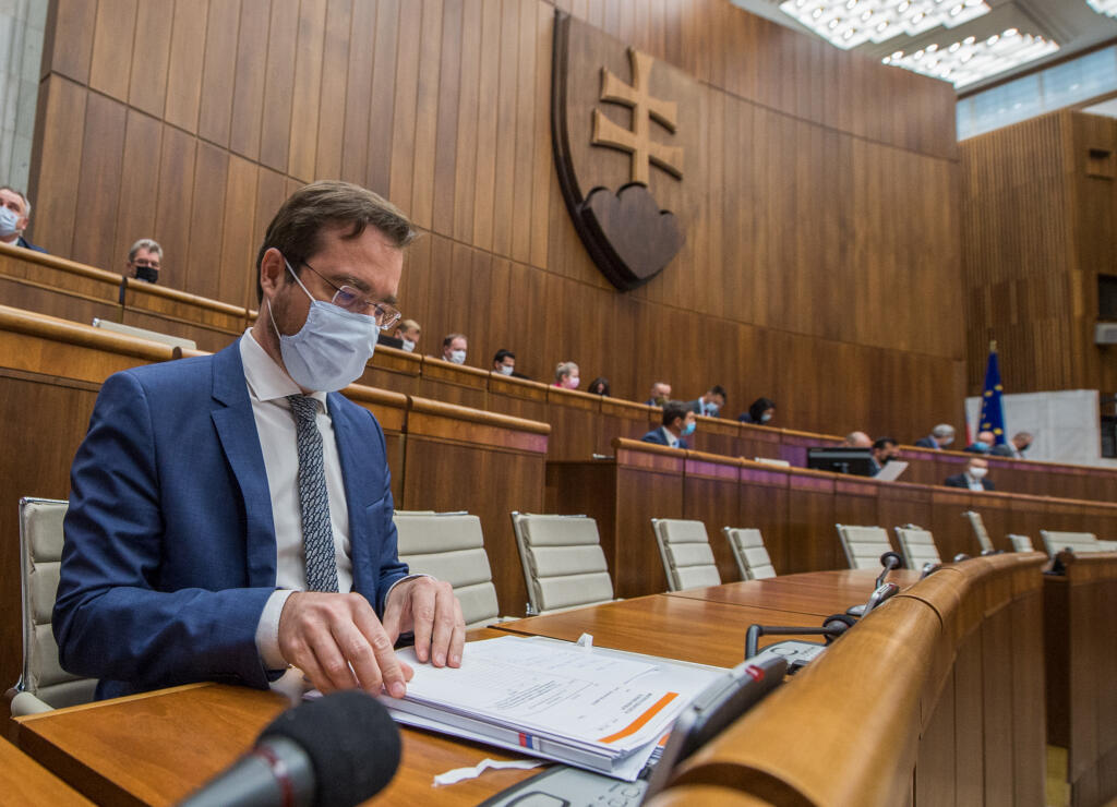 Na snímke minister zdravotníctva SR Marek Krajčí (OĽaNO) počas 18. schôdze parlamentu SR 24. novembra 2020 v Bratislave. FOTO TASR - Martin Baumann
