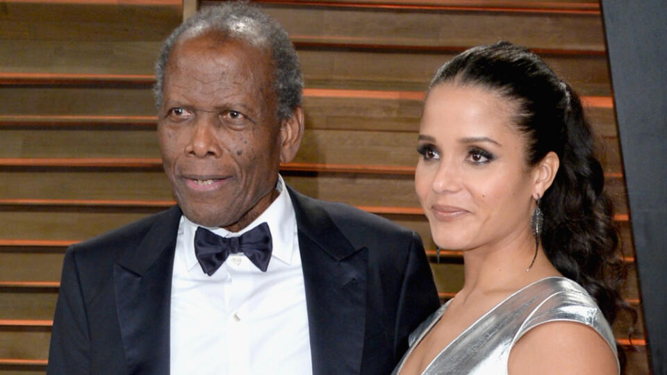 V roku 2009 dostal Sidney Poitier Prezidentskú medailu slobody. Keď v roku 2012 zomrel Ernest Borgnine, stal sa najstarším žijúcim držiteľom Oscara. Na foto so svojou najmladšou dcérou, herečkou Sydney Tamiiou Poitier v roku 2014.
