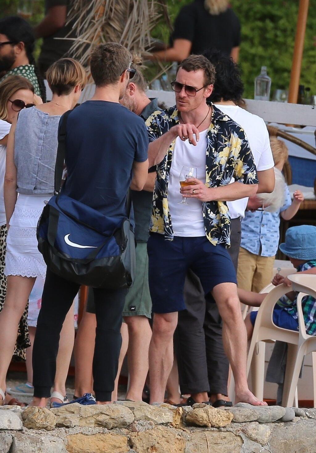 Fassbender and Vikander 'wearing wedding rings