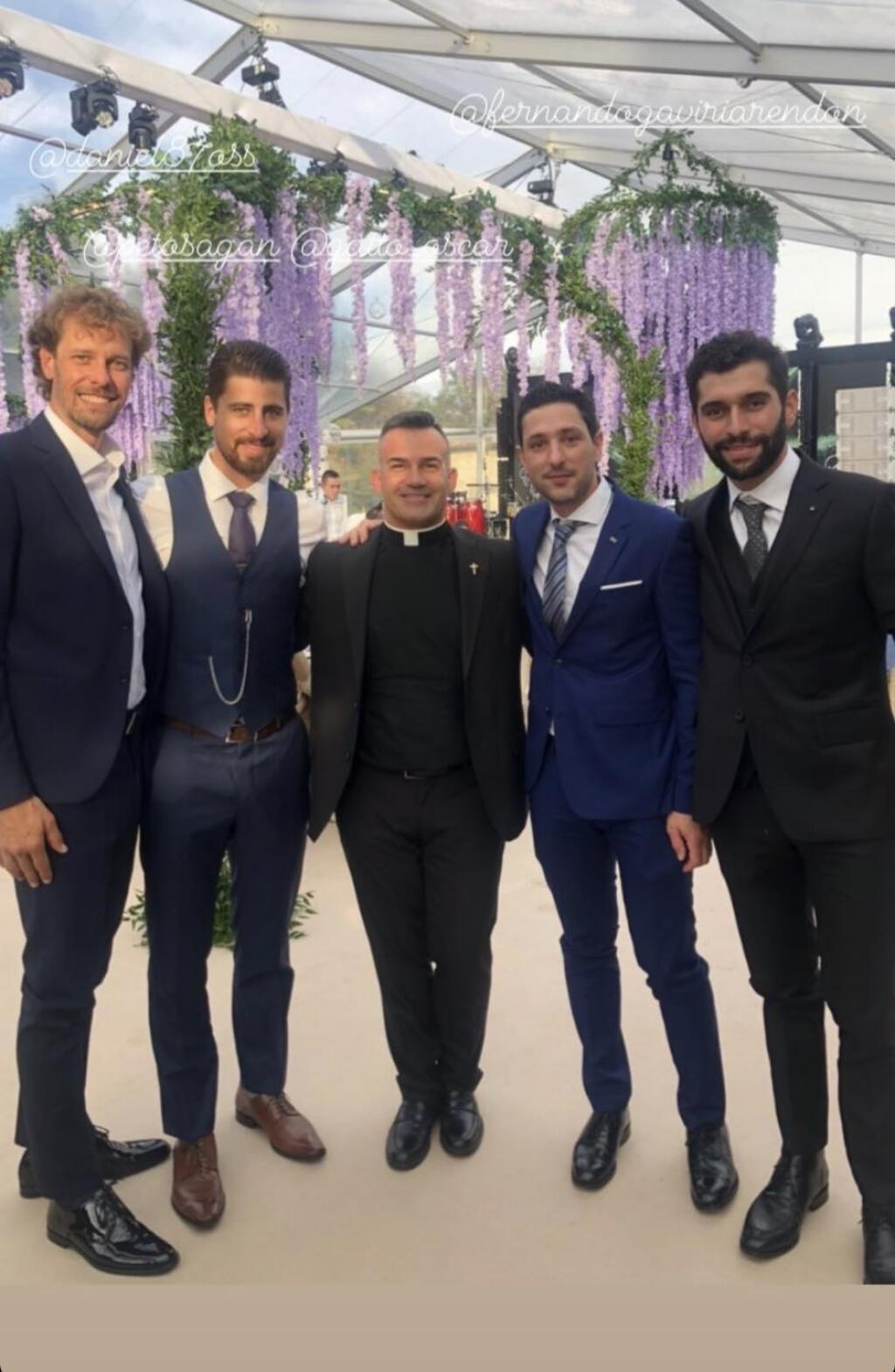 Peter Sagan nahodil na svadbu Vivianiho štýlový outfit.
