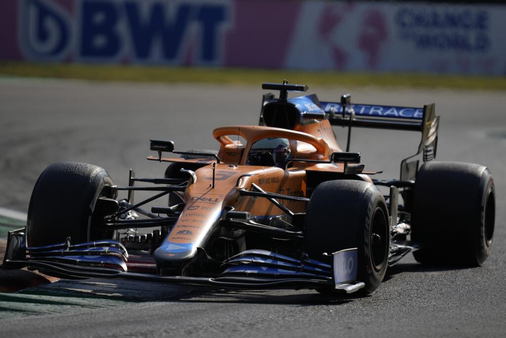 Daniel Ricciardo od tejto sezóny jazdí v McLarene, s ktorým vyhral jednu veľkú cenu.