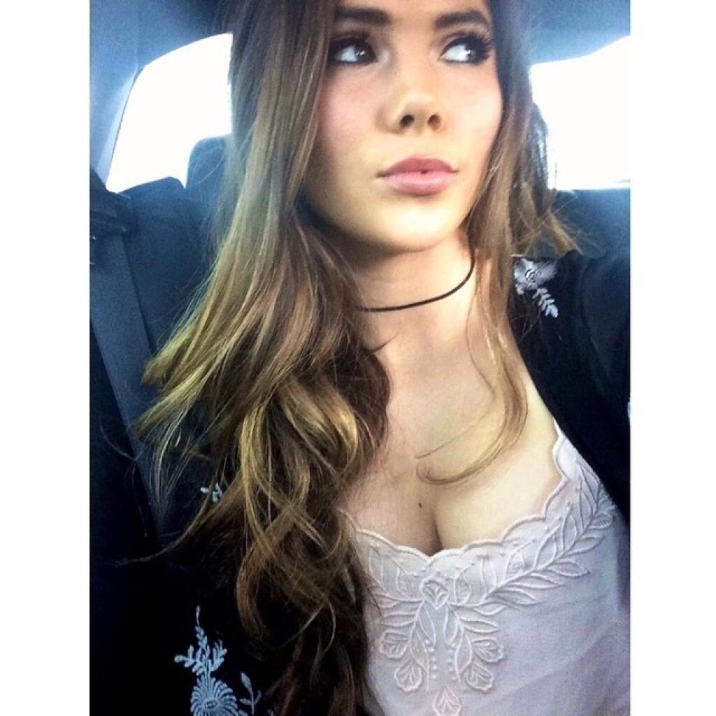 Sexi McKayla Maroney sa opäť vyz'vyvo prezentuje na sociálnych sieťach.