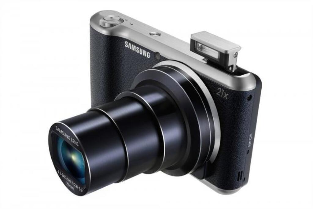 Samsung vyriešil dilemu: má fotoaparát v mobile aj mobil vo fotoaparáte