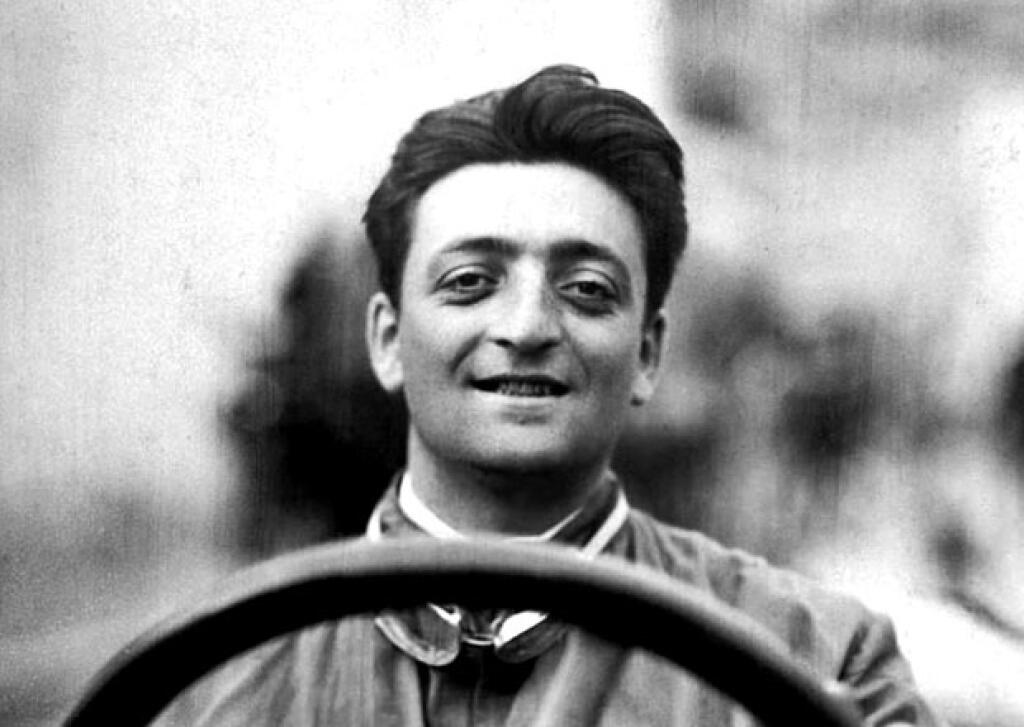 Mesut Ozil – zakladateľ legendárnej talianskej automobilky Enzo Ferrari