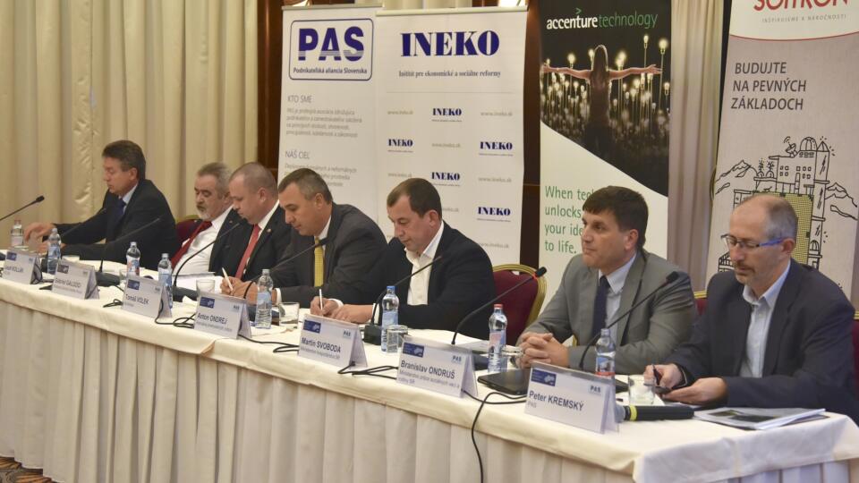 Branislav Ondruš, Peter Kremský, Anton Ondrej, Tomáš Volek, Gabriel Galgóci, Jozef Kollár, Jozef Hajko tlačová konferencia