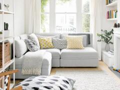 3 tipy farebných pohoviek, ktoré opticky zväčšia obývačku