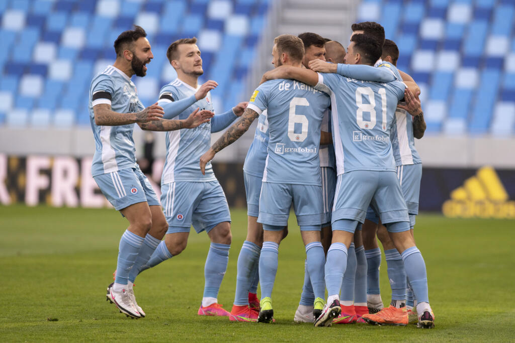 Sledujte ONLINE z derby zápasu skupiny o titul Fortuna ligy. Dunajská Streda privíta Slovan Bratislava.
