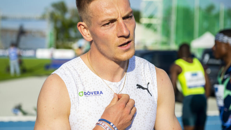 Na snímke slovenský šprintér Ján Volko po finále behu na 100 m na atletickom mítingu P-T-S v Šamoríne 2. júna 2021. FOTO TASR - Jakub Kotian